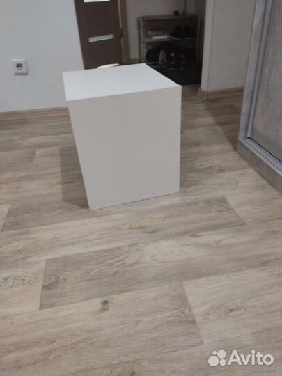 Тумба прикроватная