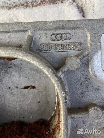 Кронштейн крепление двигателя Audi A4 B7