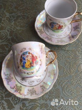 Чайные чашки с блюдцами