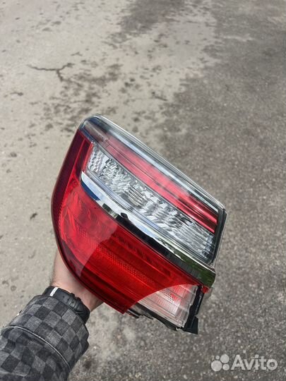 Фонарь задний левый камри 55