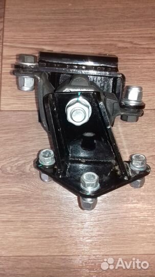 Левая опора кпп vesta