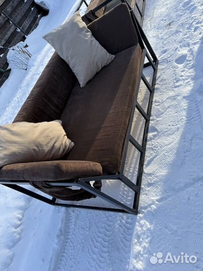 Диван в стиле лофт