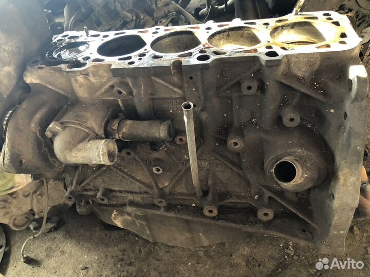 Блок двигателя на WC Audi 100 С3 2.1 бензин