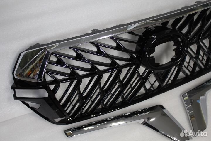 Land Cruiser 200 16+ Решетка радиатора TRD L8FE9