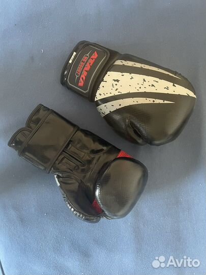 Боксерские перчатки 