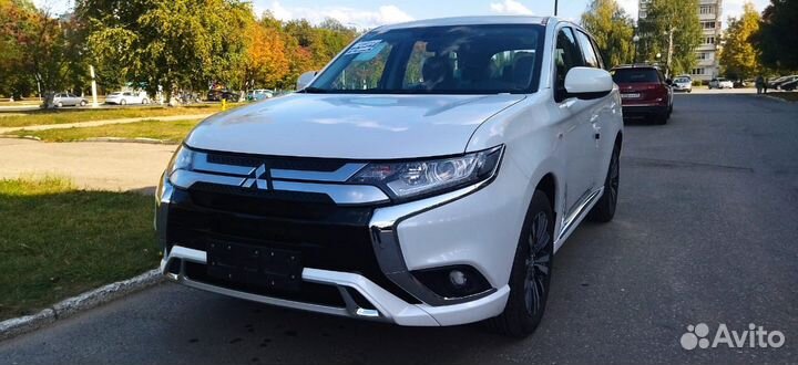 Mitsubishi Outlander 2.0 CVT, 2022, 35 км