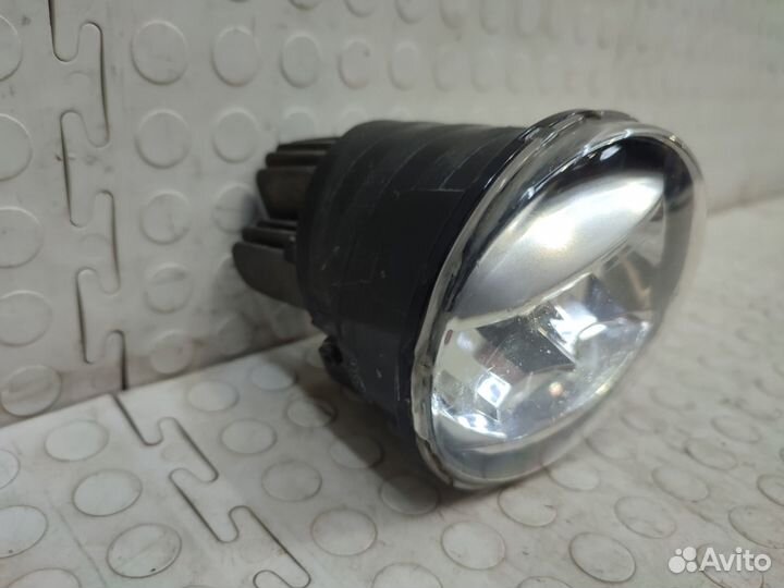 Птф передний правый Toyota Land Cruiser 200 2015