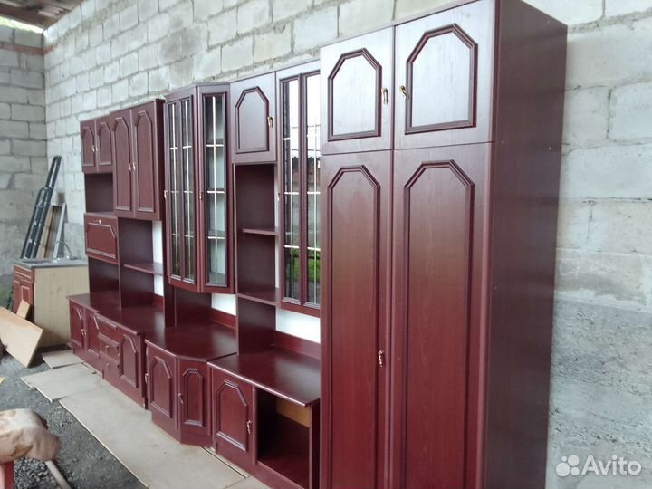 Стенка в гостиную