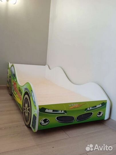 Детская кровать машинка с матрасом