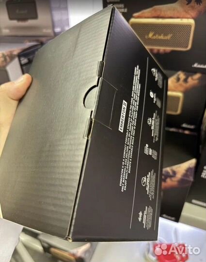 Беспроводная портативная колонка Marshall emberton