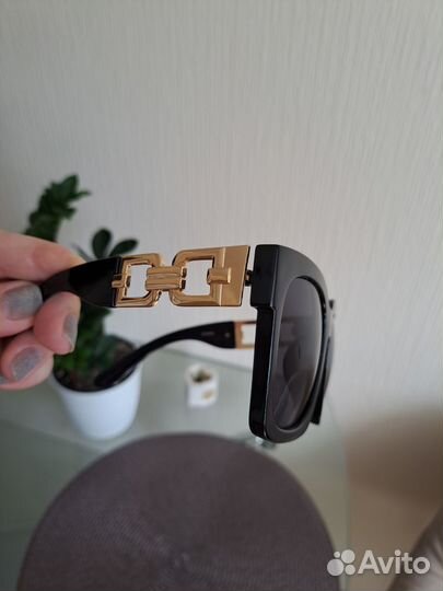 Солнцезащитные очки женские oriflame