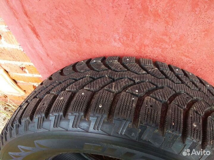 Bridgestone Blizzak Spike-02 SUV 285/60 R18 116