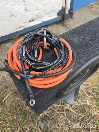 Продам Саб с усилителем и комплектом проводов