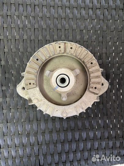 Подушка двигателя