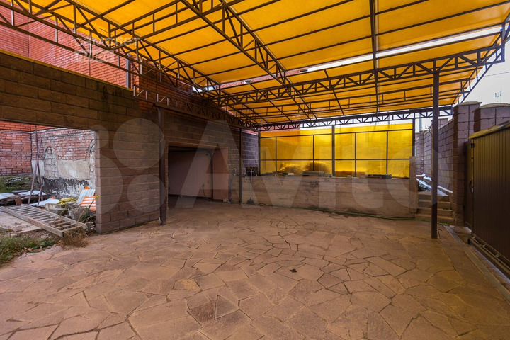 Дом 520 м² на участке 10,2 сот.