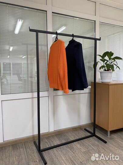 Вешалка для одежды напольная