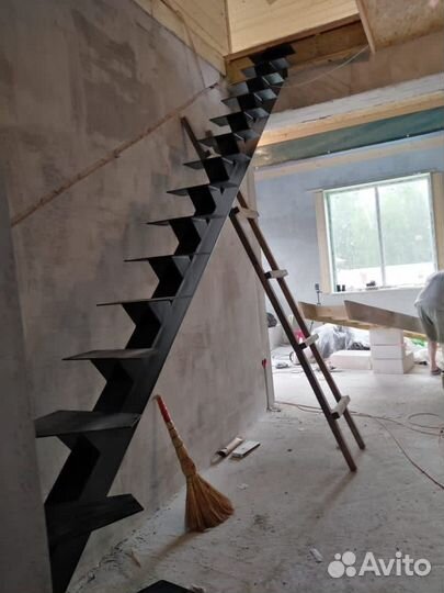 Лестница из металла