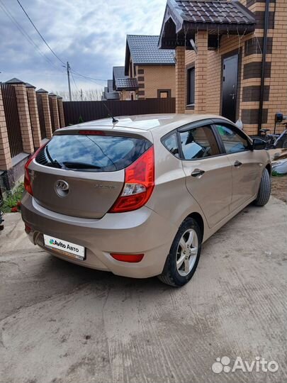 Hyundai Solaris 1.4 AT, 2013, 157 000 км