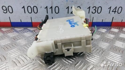 Блок комфорта toyota prius XW30 (6UK06M302)