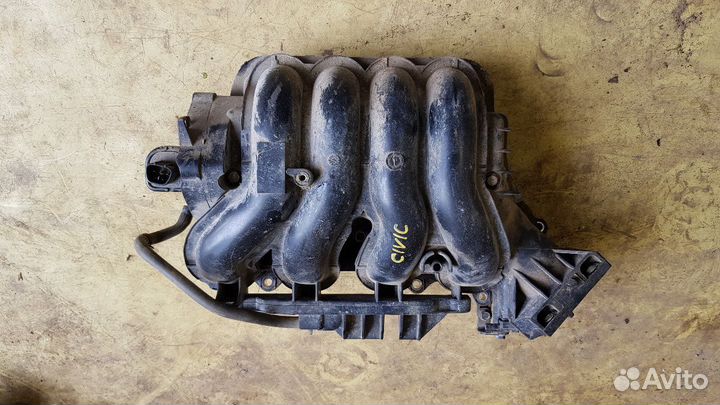Впускной коллектор R18a2 Хонда 1.8 Цивик 5д