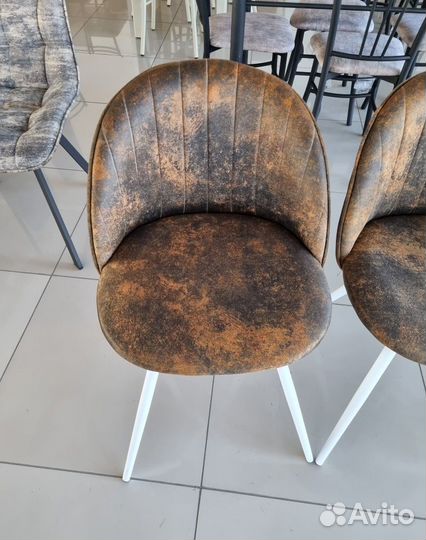 Стулья на металлокаркасе