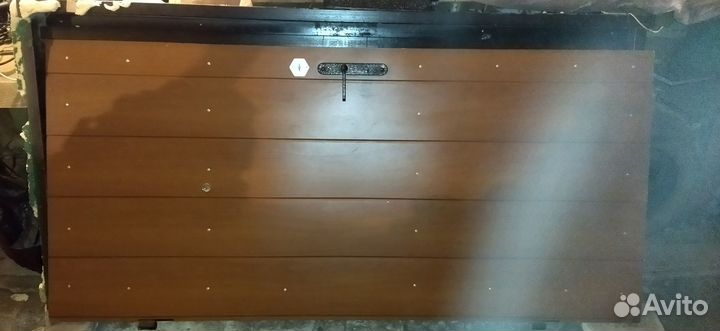 Железная Дверь