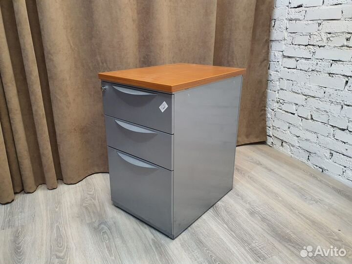 Тумба подкатная