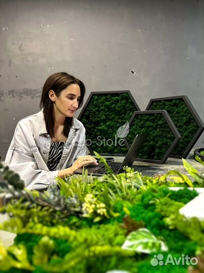 Полки соты со мхом 40 см