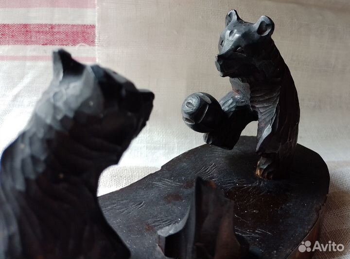 Медведи футболисты. Богородская резьба. СССР