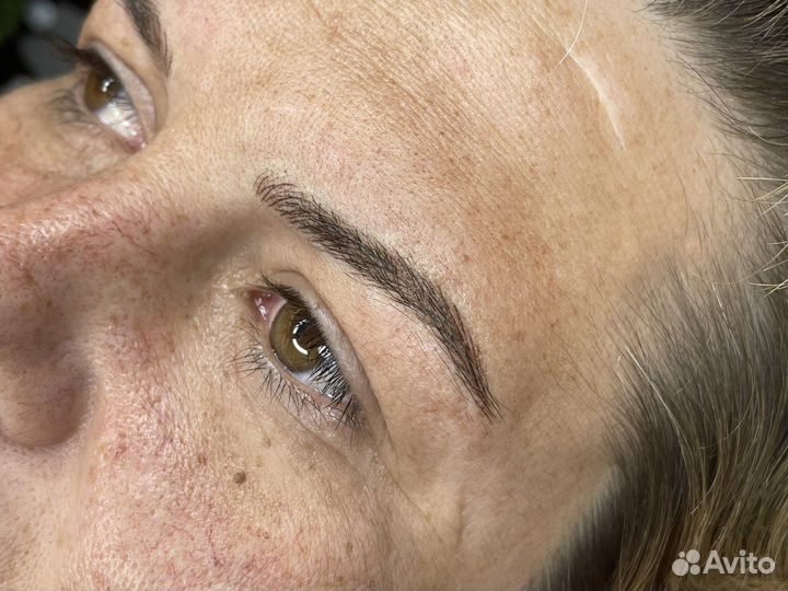 Перманентный макияж бровей