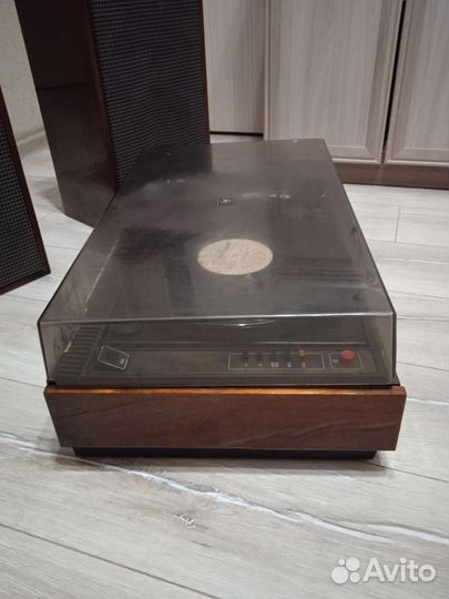 Проигрыватель Арктур-003С+Колонки Вега 25AC-302