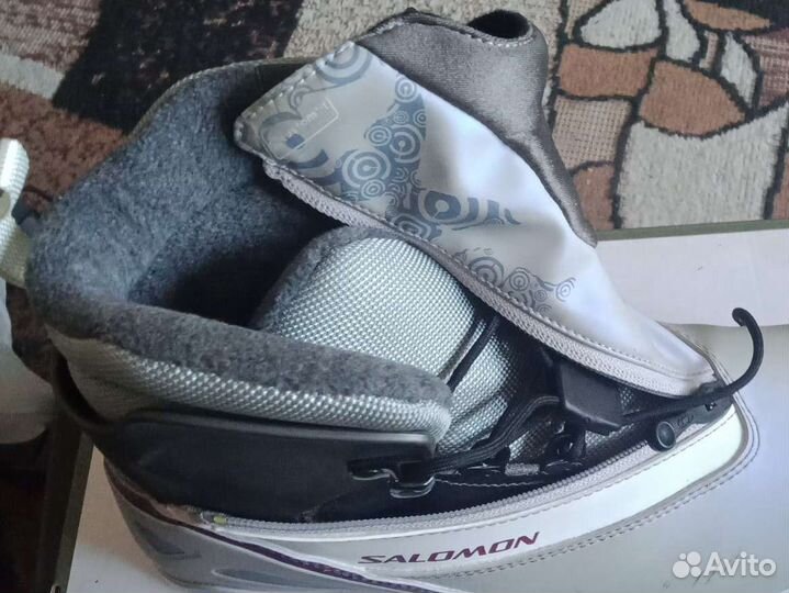 Лыжные ботинки