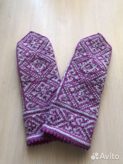 Варежки вязаные женские