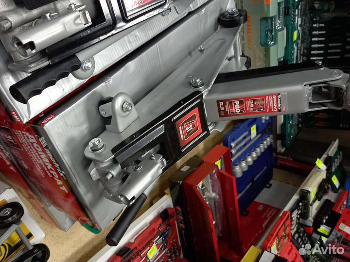 Домкрат подкатной Matrix 3т