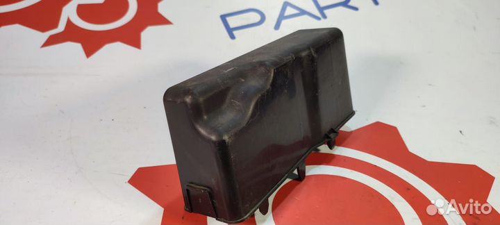 Крышка блока предохранителей Mazda 3 BK