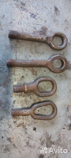 Буксировочный крюк