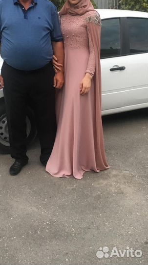 Вечернее платье