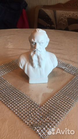 Статуэтка бюст Толстой Л.Н