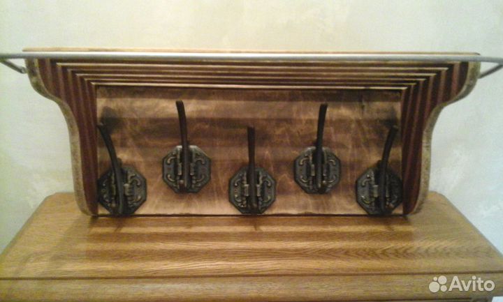 Вешалка для одежды настенная