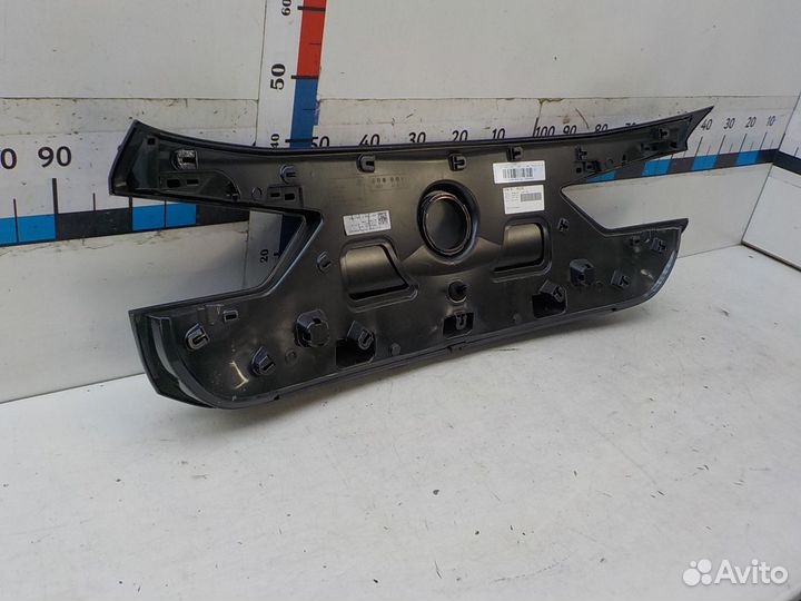 Накладка двери багажника на BMW X2 51137467656