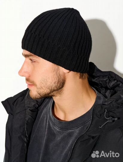Мужская зимняя вязаная шапка чёрная внутри флис