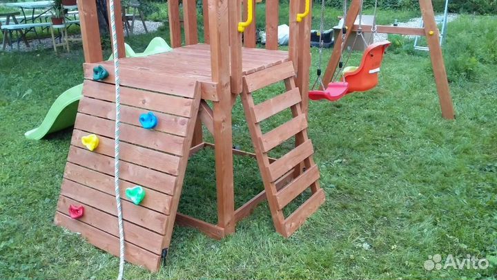 Игровая площадка для дачи с горкой и качелями