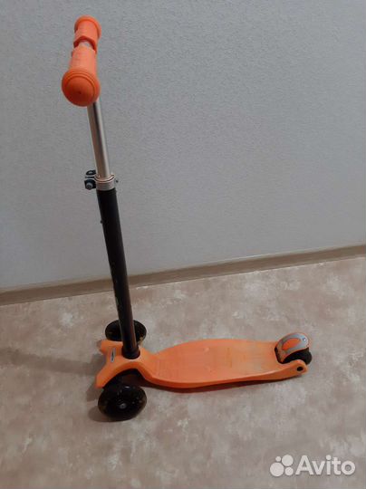 Самокат трехколесный scooter