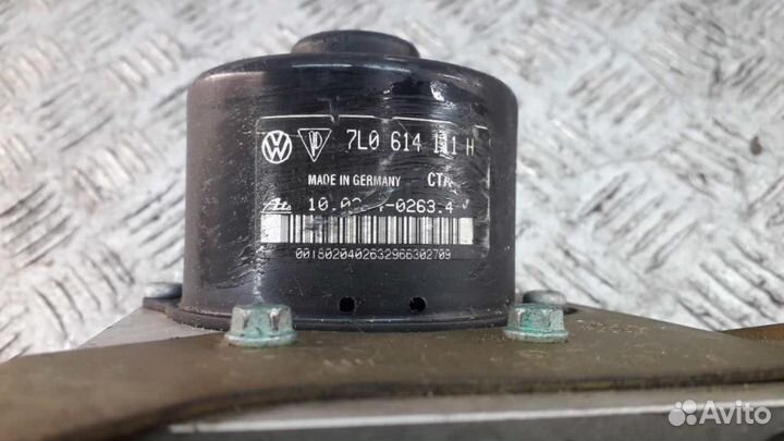 Блок управления тормозами/насос ABS Volkswagen Tou