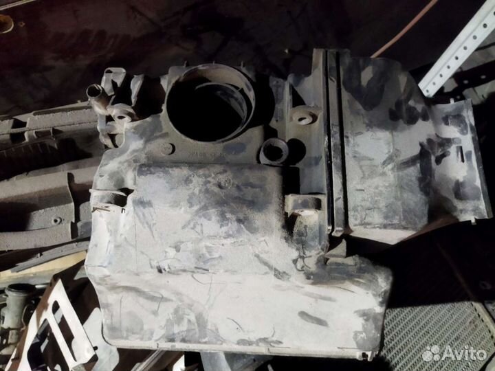 Корпус воздушного фильтра Renault logan