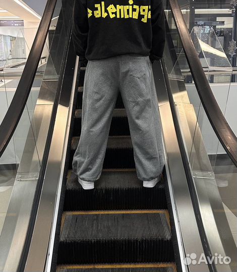 Спортивные широкие штаны