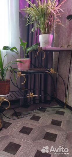 Подставка под цветы