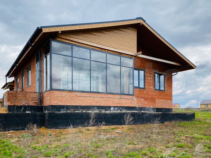 Дом 197,7 м² на участке 15 сот.