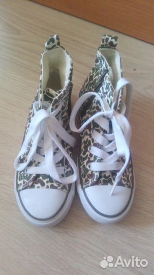 Детские кроссовки