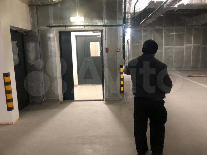 Машиноместо, 14 м²